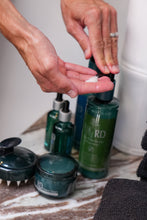Load image into Gallery viewer, SH-RD Tea Tree Scalp Shampoo (8.45oz/250ml)
